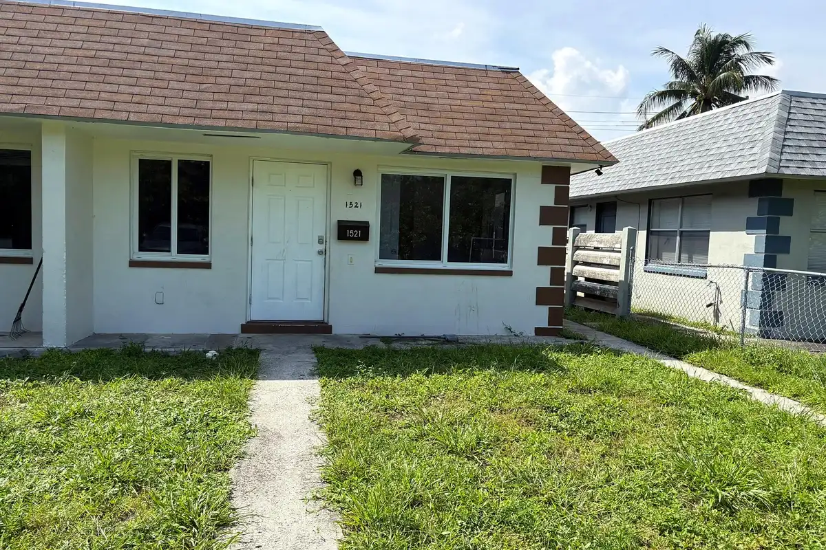 1521 NW 8th Ave, Fort Lauderdale: photo 1 of 18