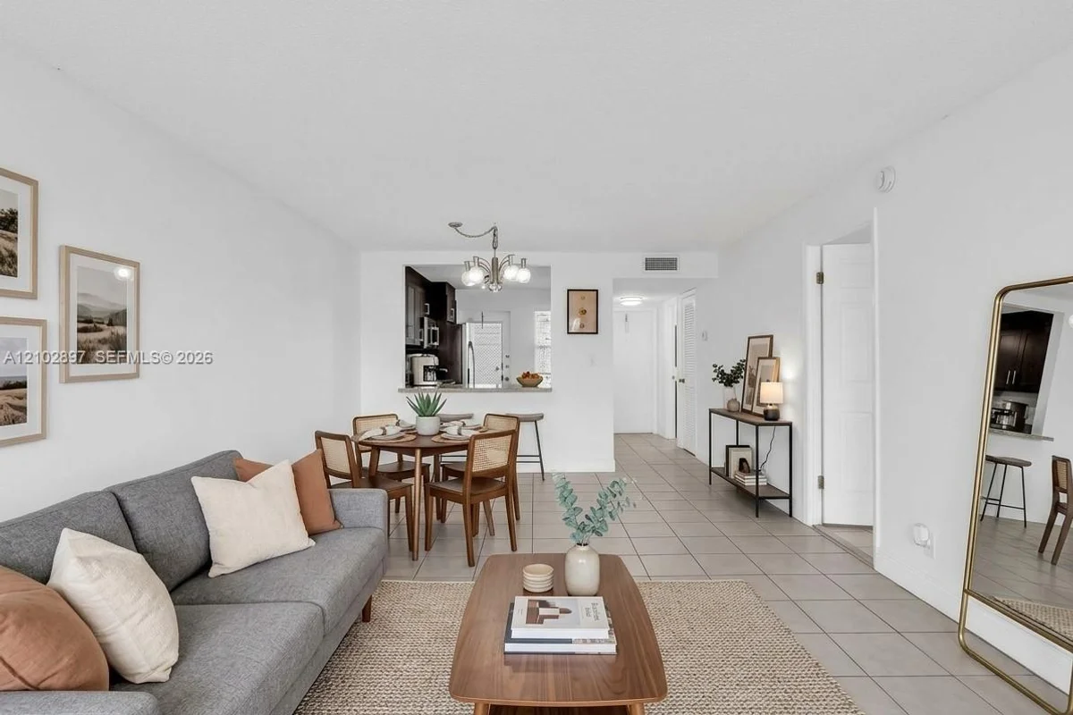 4700 Washington St #405, Hollywood: photo 1 of 29