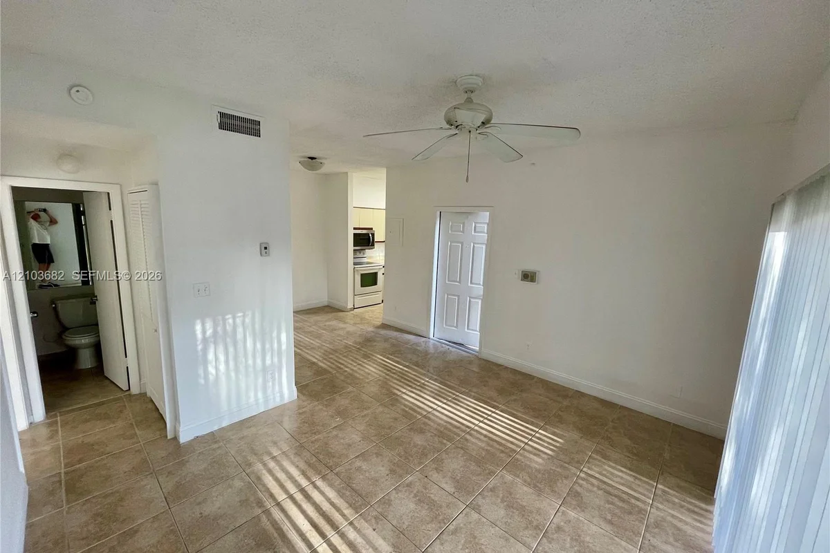 Apartment in Deerfield Beach: photo 1 of 14