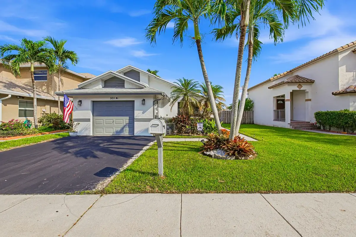 501 Lakeside Cir, Sunrise: photo 1 of 36