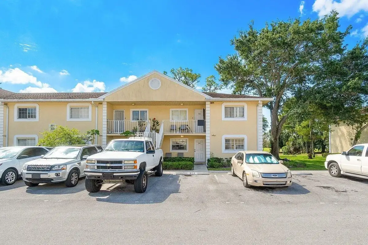 804 Palm Beach Trace Dr, Royal Palm Beach: photo 1 of 8
