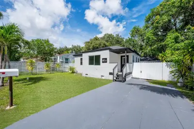 35 NW 57th St #1, Miami: photo 1 of 18