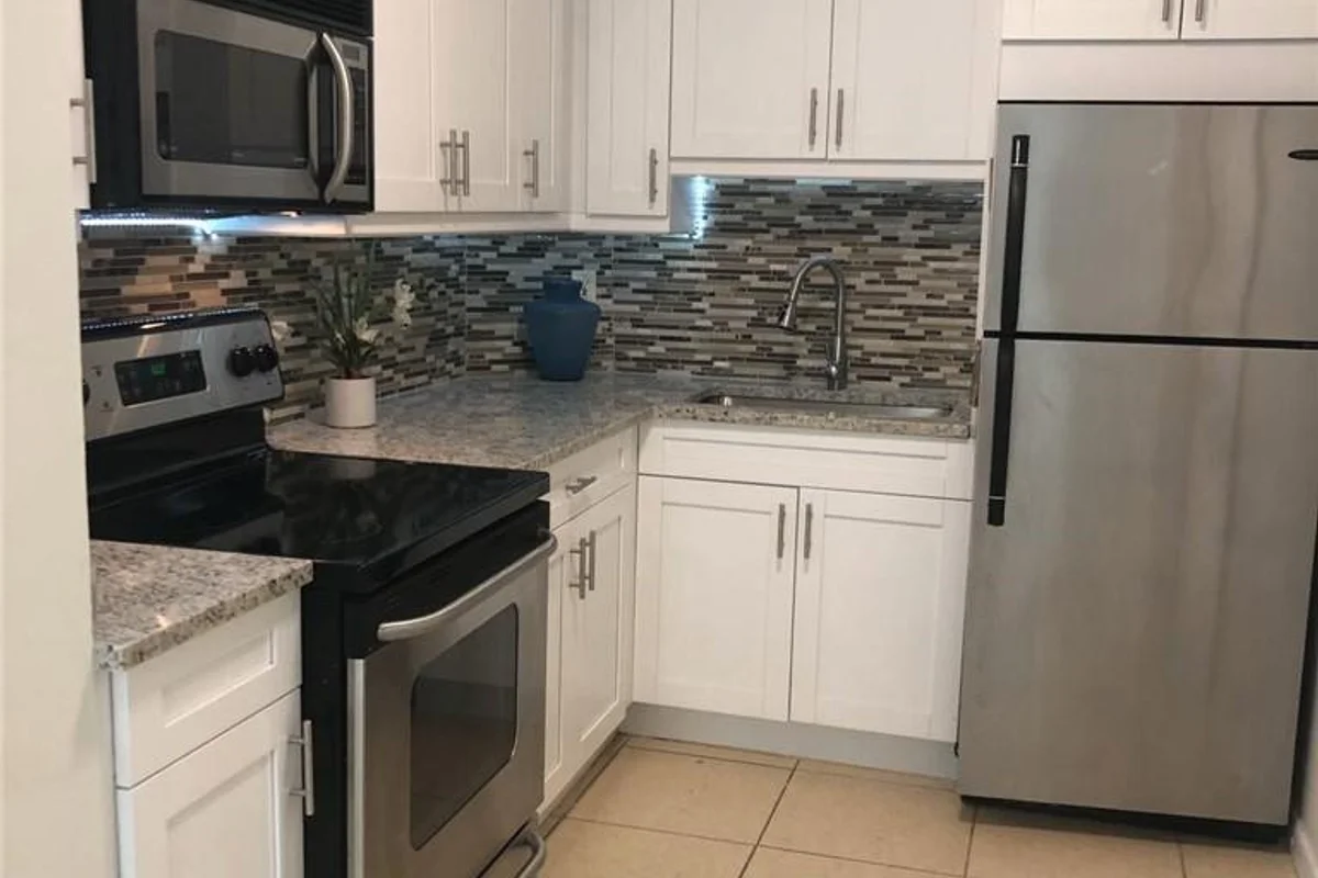 2426 SE 17th Cswy SE #205A, Fort Lauderdale: photo 1 of 25