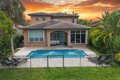 8217 NW 107th Ter, Parkland: photo 1 of 56