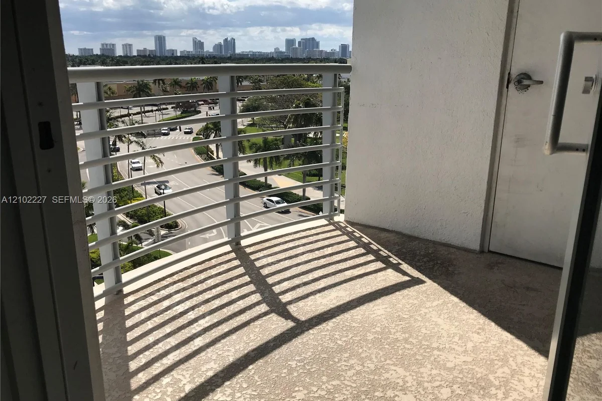 1830 Radius Dr #713, Hollywood: photo 1 of 6