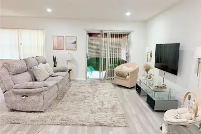 18111 NW 68th Ave #G206, Hialeah: photo 1 of 13