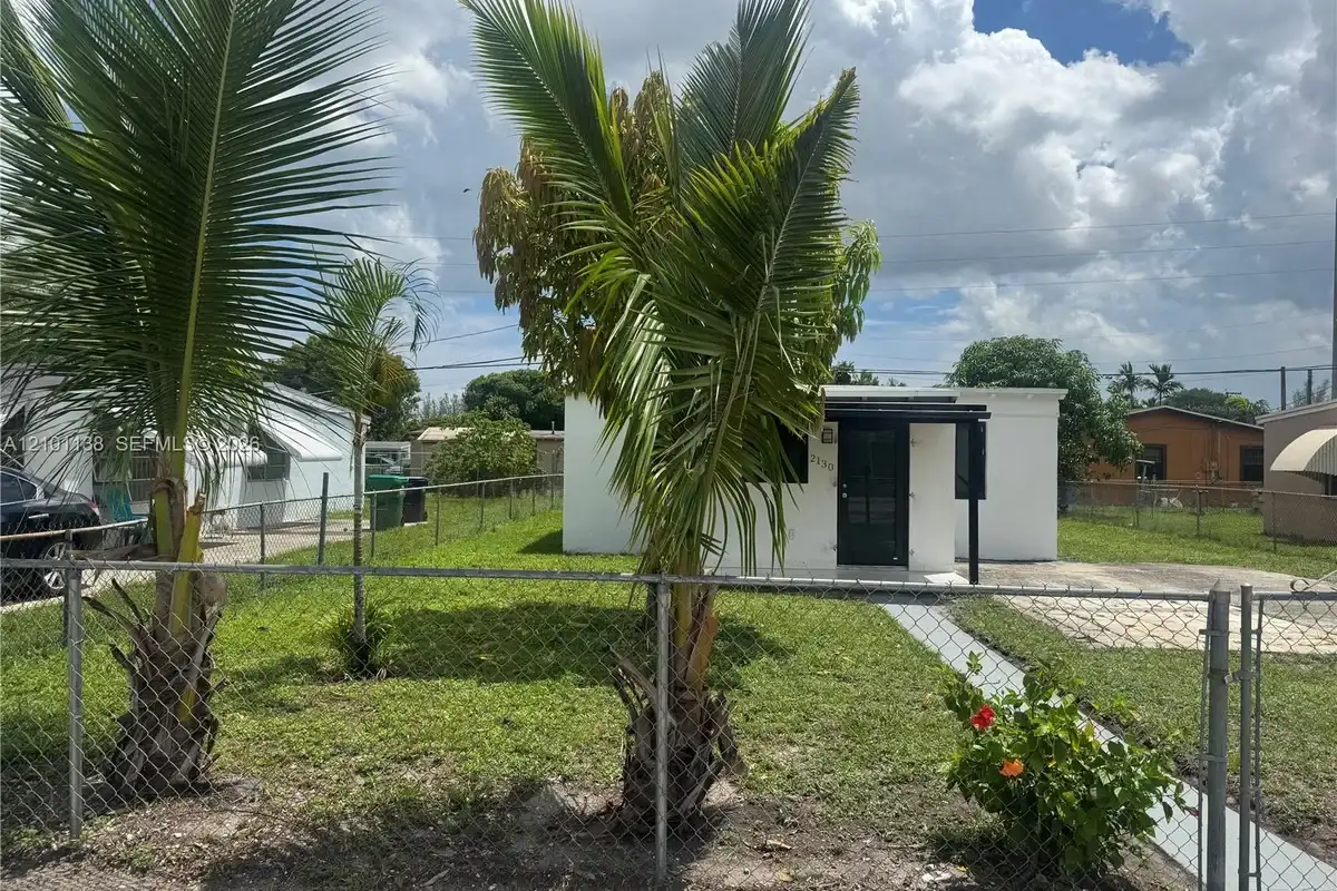 2130 Rutland St, Opa-locka: photo 1 of 15