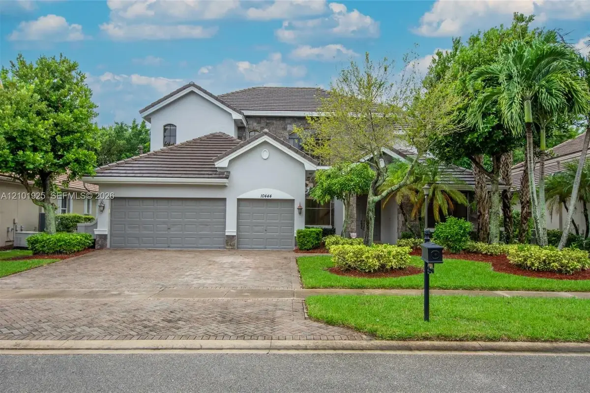 10444 Trianon Pl, Wellington: photo 1 of 30