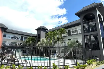 1100 NE 9th Ave #202, Fort Lauderdale: photo 1 of 8