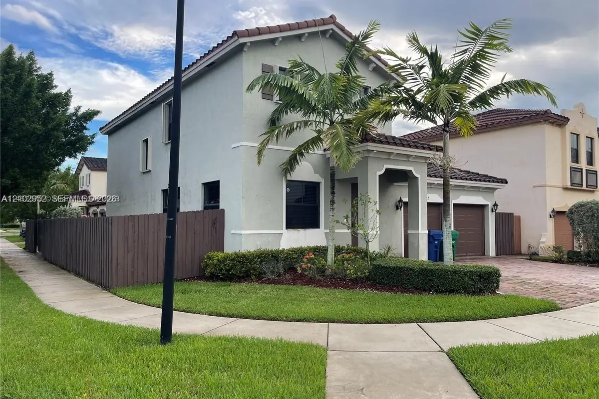 15382 SW 173rd Ln, Miami: photo 1 of 18