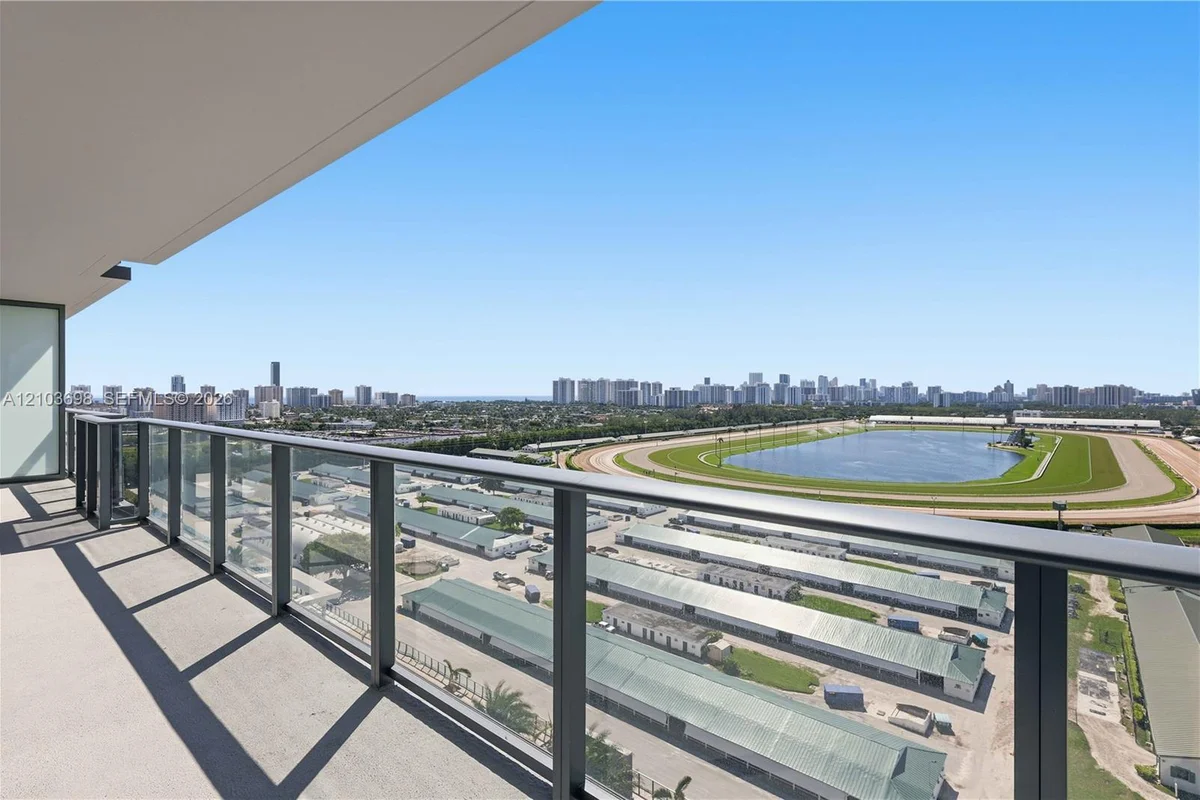 1170 E Hallandale Beach Blvd #1612, Hallandale Beach: photo 1 of 24