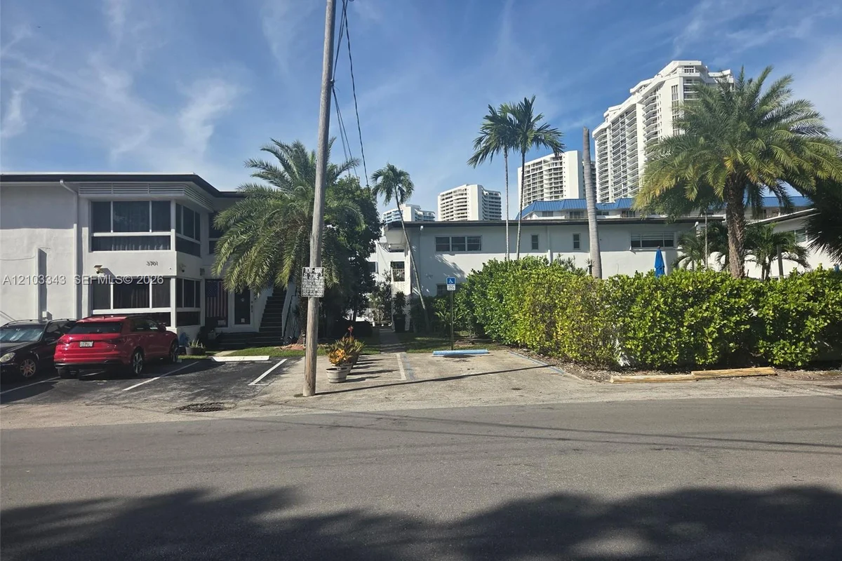 3721 NE 170th St #1, North Miami Beach: photo 1 of 34