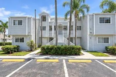 3445 NW 44th St #201, Oakland Park: photo 1 of 10