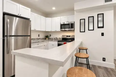 6445 NW 2nd Ave #20, Miami: photo 1 of 17