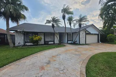 7358 NW 49th St, Lauderhill: photo 1 of 1