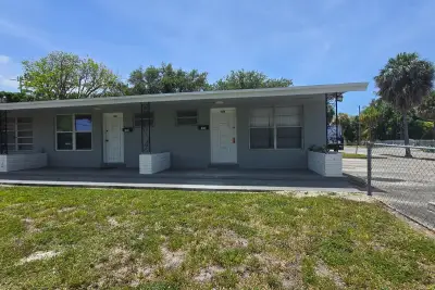 1870 NE 161st St, North Miami Beach: photo 1 of 6