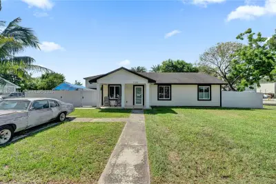 11496 SW 227th Ter, Miami: photo 1 of 22
