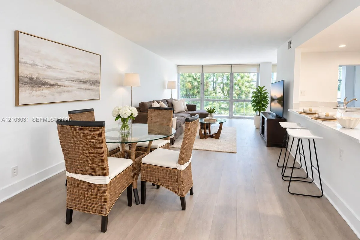 1000 Parkview Dr #202, Hallandale Beach: photo 1 of 33