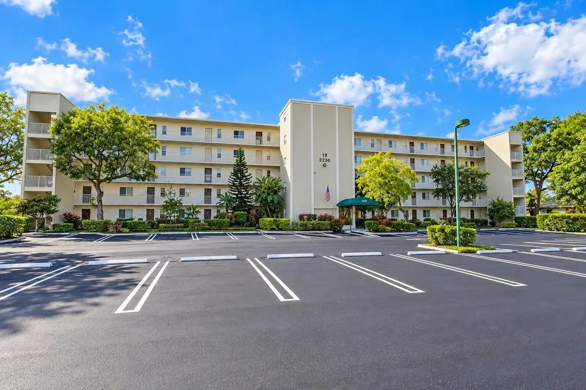 2230 N Cypress Bend Dr #410, Pompano Beach: photo 1 of 26