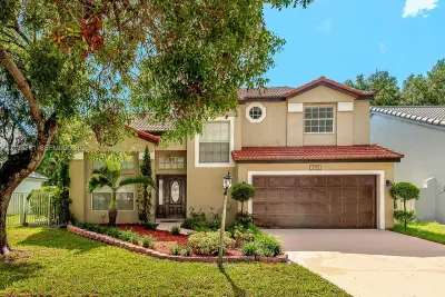 2715 Bogota Ave, Cooper City: photo 1 of 35
