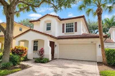 337 October St, Palm Beach Gardens: photo 1 of 38