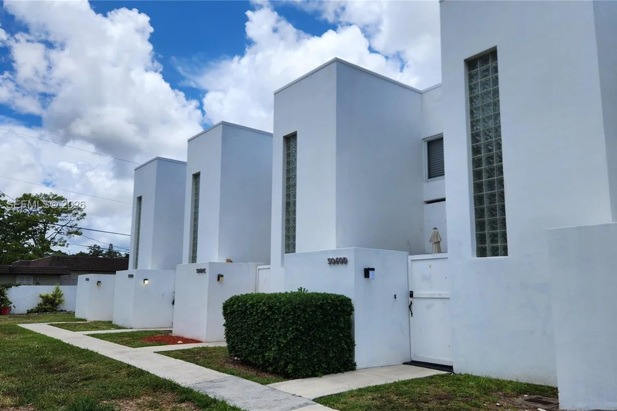 5060 Elmhurst Rd #B, West Palm Beach: photo 1 of 22