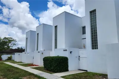 5060 Elmhurst Rd #B, West Palm Beach: photo 1 of 22