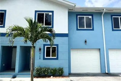 930 NW 2nd St, Fort Lauderdale: photo 1 of 32