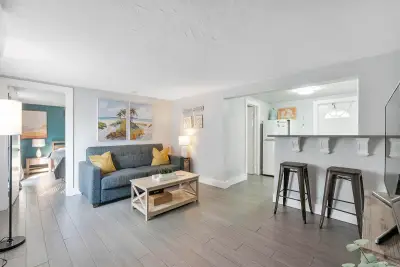 551 SW 13th Ave #3, Fort Lauderdale: photo 1 of 13