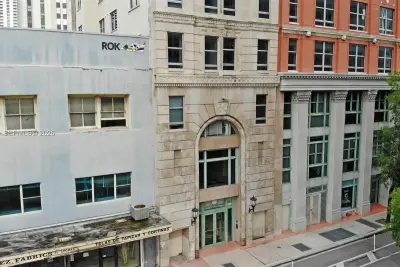 111 E Flagler St #902, Miami: photo 1 of 13
