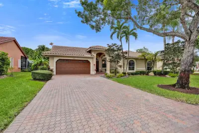 5315 NW 108th Way, Coral Springs: photo 1 of 46
