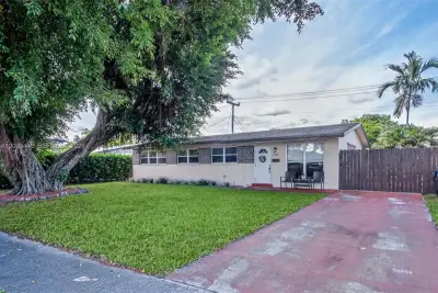 6641 Fillmore St, Hollywood: photo 1 of 22