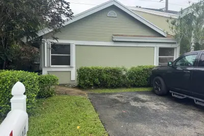 1111 SW 111th Way, Davie: photo 1 of 8