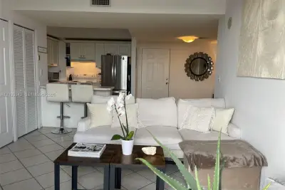 3500 Coral Way #709, Miami: photo 1 of 24