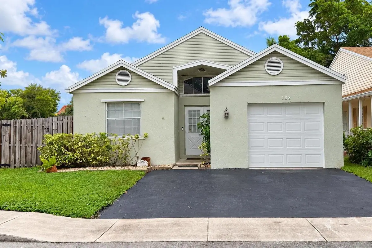 138 SW 159th Way, Sunrise: photo 1 of 33