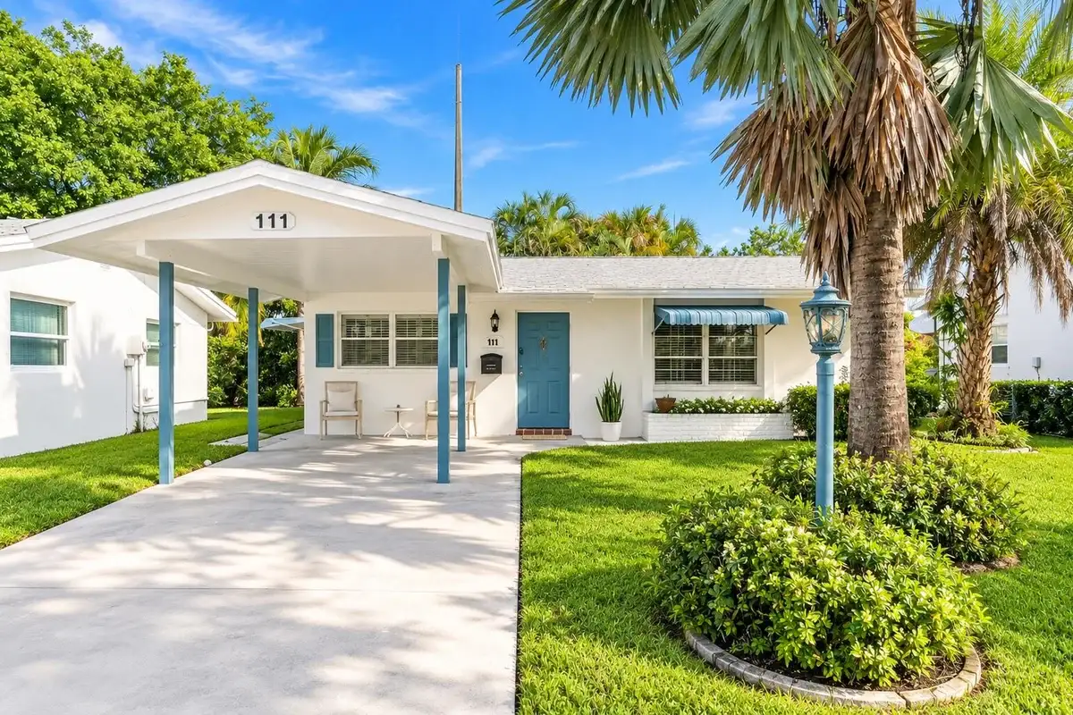 111 NW 25th Ct, Pompano Beach: photo 1 of 17