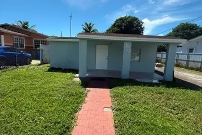 5328 NW 18th St, West Park: photo 1 of 13