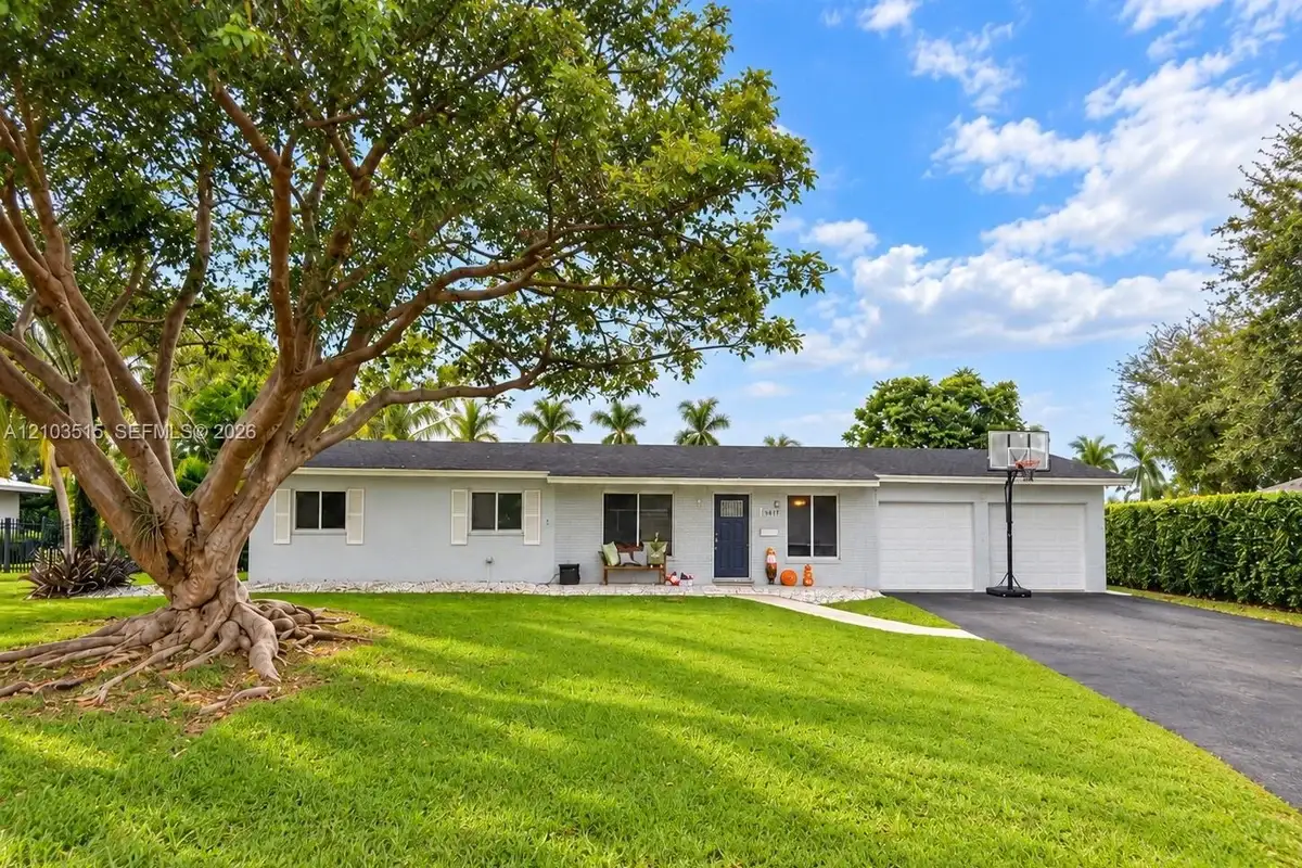 11802 SW 106th Ave, Miami: photo 1 of 28