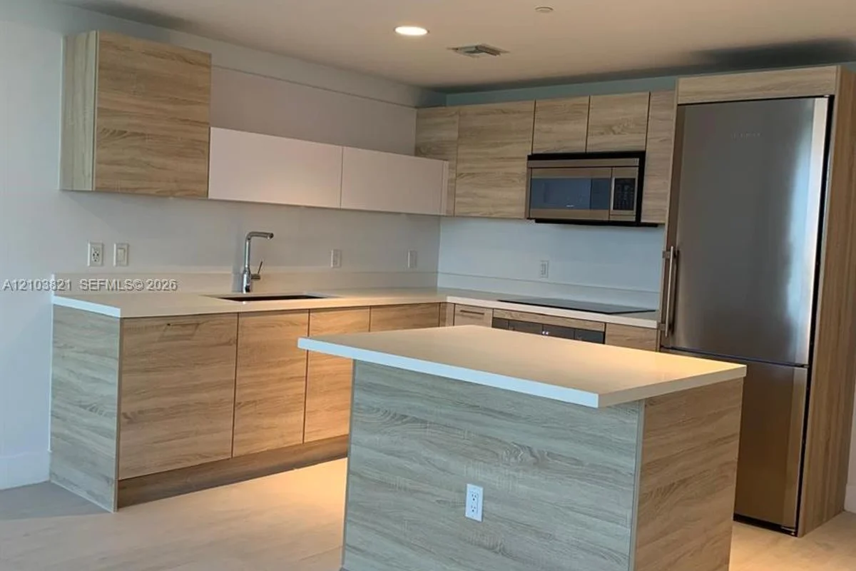 16385 Biscayne Blvd #2302, North Miami Beach: photo 1 of 32