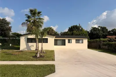 6211 NW 16th Ct, Sunrise: photo 1 of 14