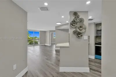 5880 Collins Ave #403, Miami Beach: photo 1 of 32