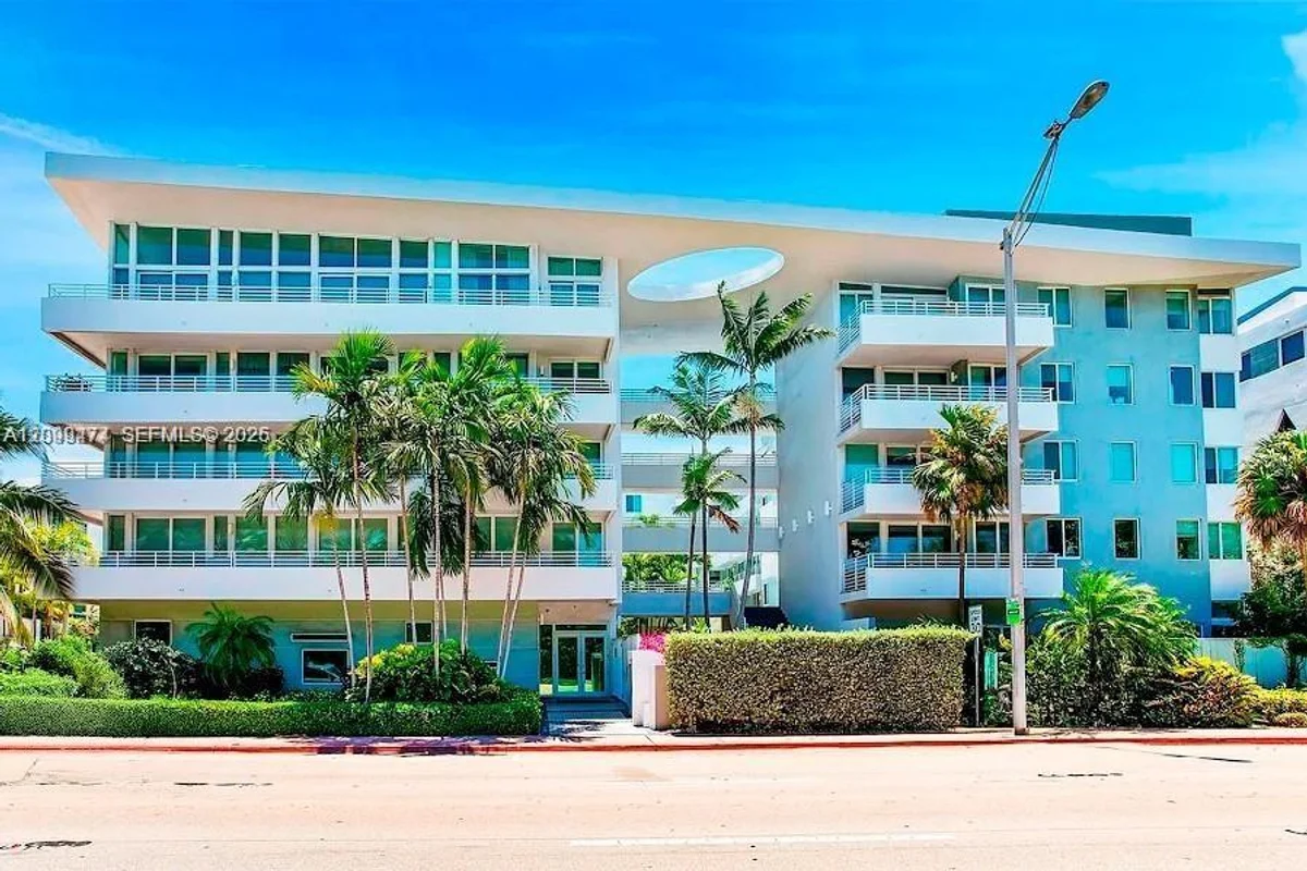7800 Collins Ave #204, Miami Beach: photo 1 of 15