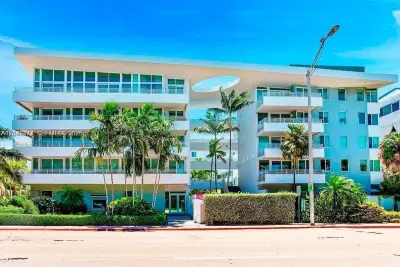 7800 Collins Ave #204, Miami Beach: photo 1 of 15