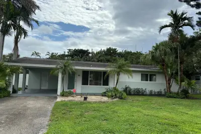80 NW 3rd Ct, Boca Raton: photo 1 of 5