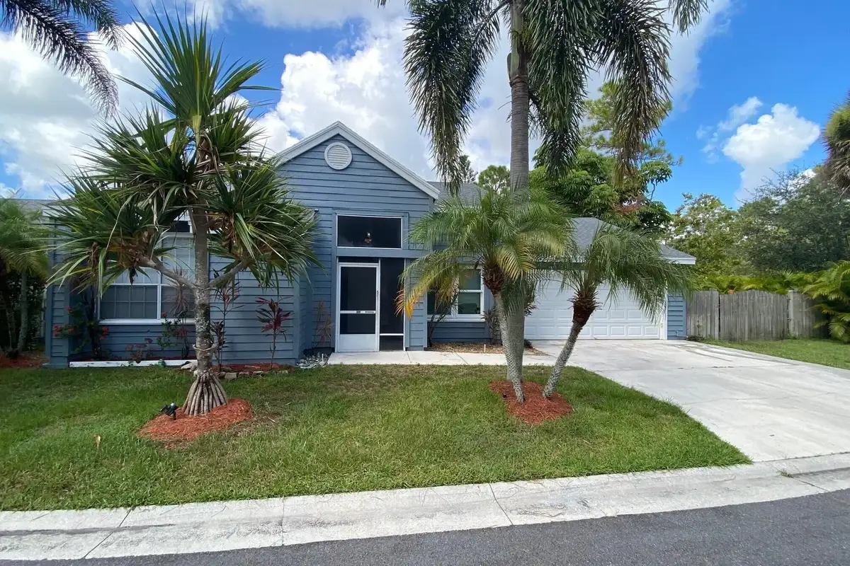 963 Red Parrot Ln, Wellington: photo 1 of 10