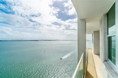 800 Claughton Island Dr #1804, Miami: photo 1 of 38