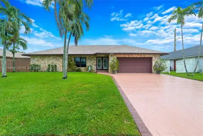 1250 NW 76th Ave, Plantation: photo 1 of 38