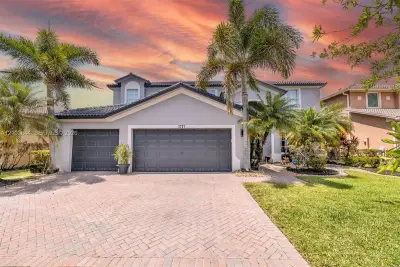 3767 W Gardenia Ave, Weston: photo 1 of 38