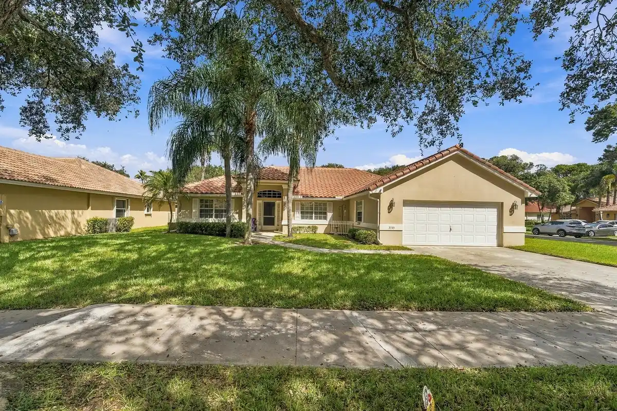 3705 Beachwood Dr, Delray Beach: photo 1 of 28