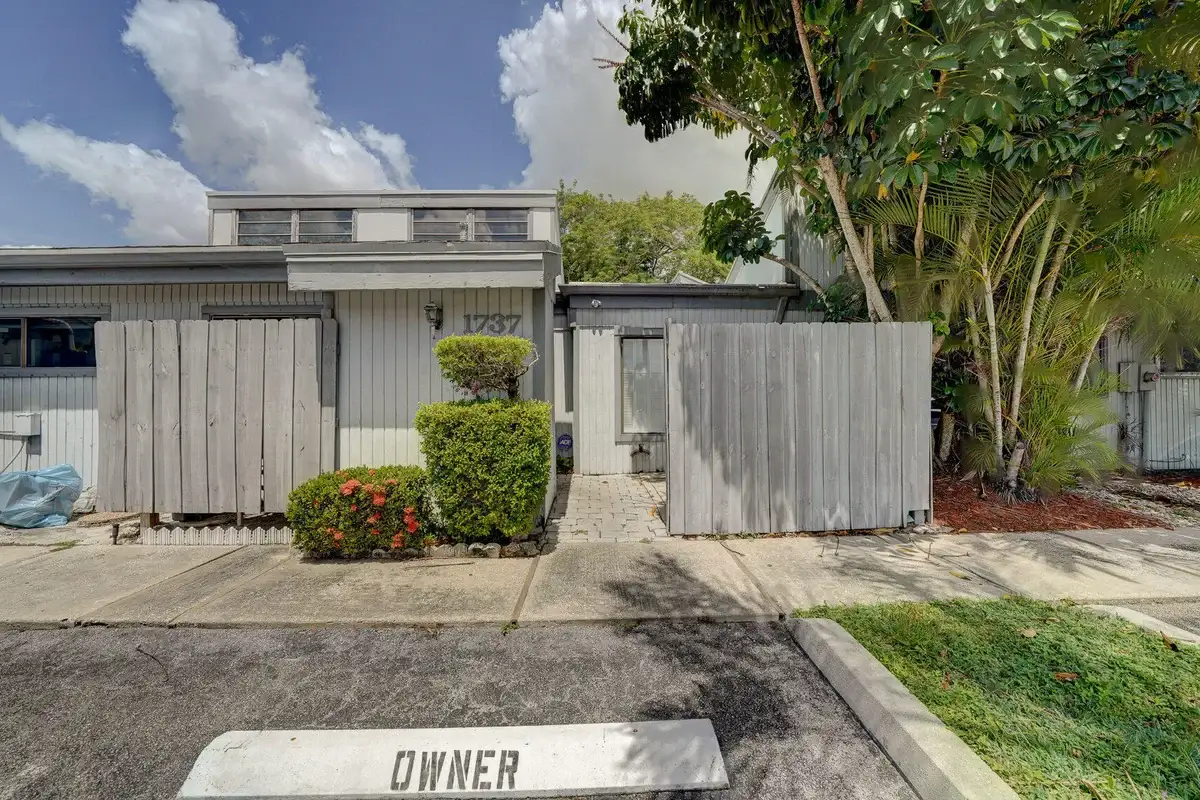 1737 NW 73rd Ave #41, Plantation: photo 1 of 19